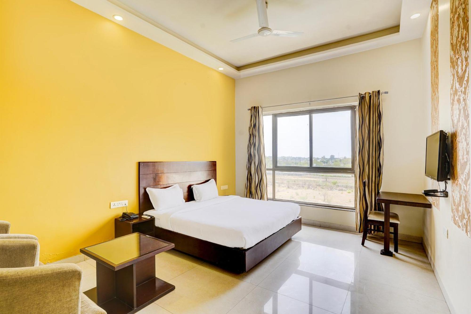 Hotel Amrit Manthan Chittorgarh Ngoại thất bức ảnh