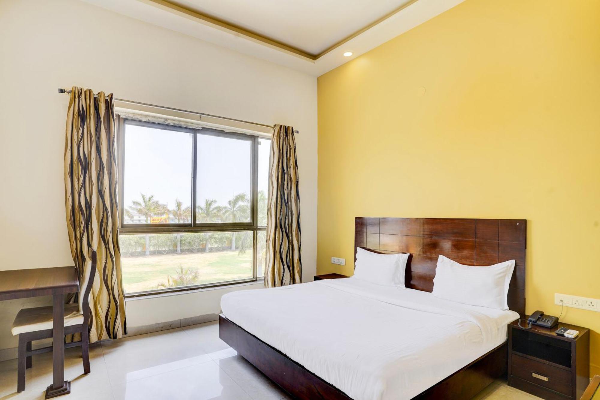 Hotel Amrit Manthan Chittorgarh Ngoại thất bức ảnh